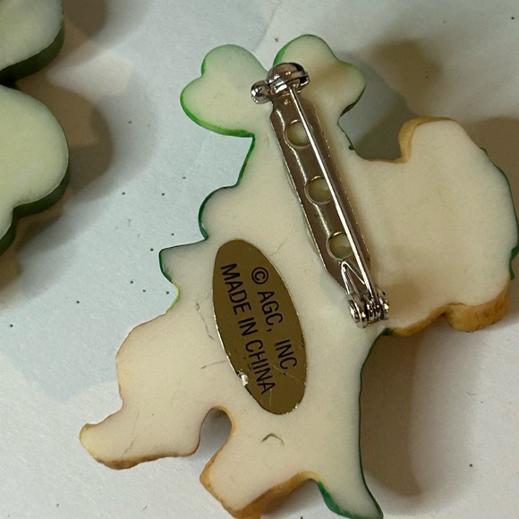 St. Patrick’s Day Shamrock Lucky Jewelry Lot vintage pins, earrings, scarf - Picture 8 of 9